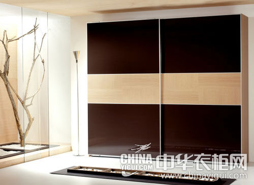 退货需付折旧费 衣柜味道刺鼻新房无法入住 - 